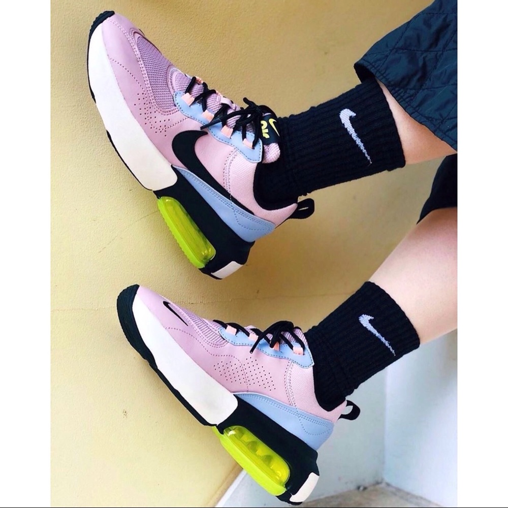 Nike Air Max Verona 👑 - Picture 2 of 16